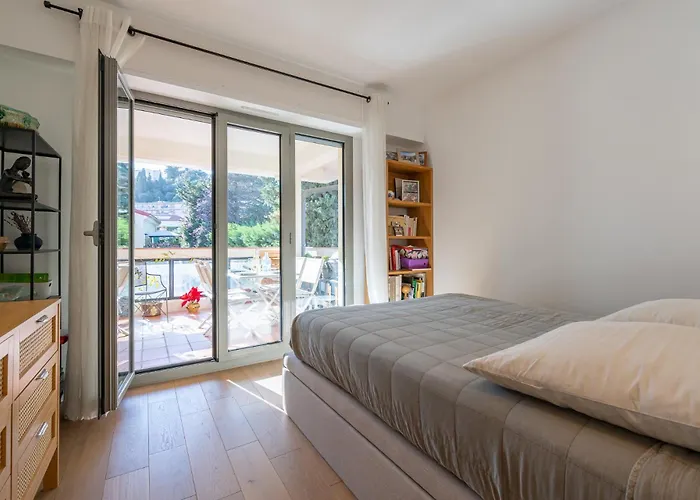 Flora Beaulieu-sur-Mer